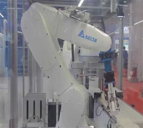 昆山市机器人产业发展：从车间走向生活