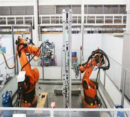 配网带电作业机器人首次在新昌“闪亮登场”